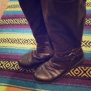Brown riding boots - like new